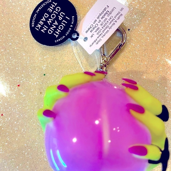🎃GLOW IN DARK🎃BBW CRYSTAL BALL W/ WITCHY HANDS POCKETBACS HOLDER NWT - Picture 6 of 7